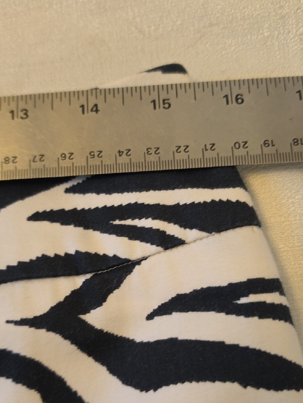 Focus 2000 98% Cotton Black and White Zebra Print Mini Skirt Size 6 - Picture 8 of 9